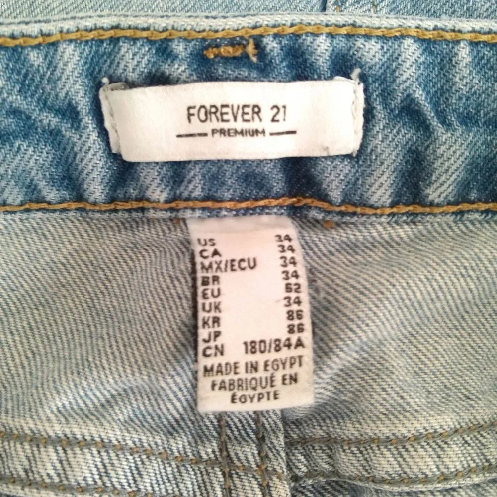 FOREVER 21 PREMIUM DENIM SHORTS